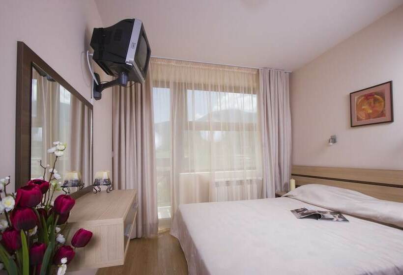 דירת שני חדרים, Belmont