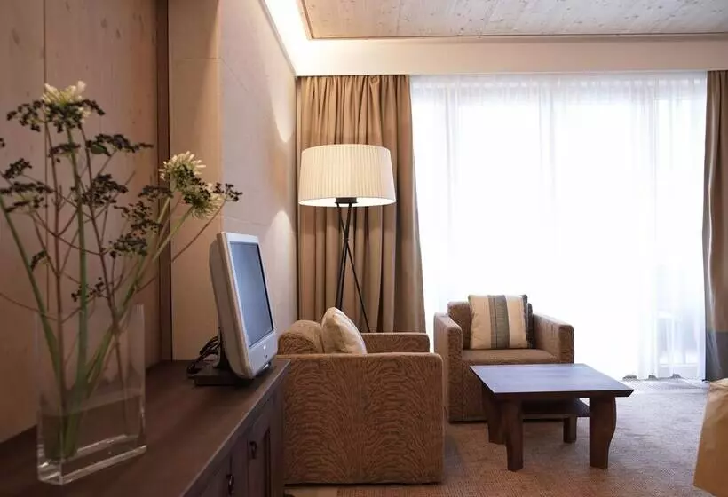سوئیت جونیور با چشم‌انداز کوهستان, Aqua Dome 4 Sterne Superior Hotel & Tirol Therme Längenfeld
