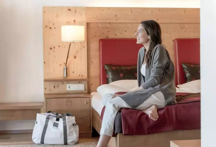 سوئیت جونیور با چشم‌انداز کوهستان, Aqua Dome 4 Sterne Superior Hotel & Tirol Therme Längenfeld