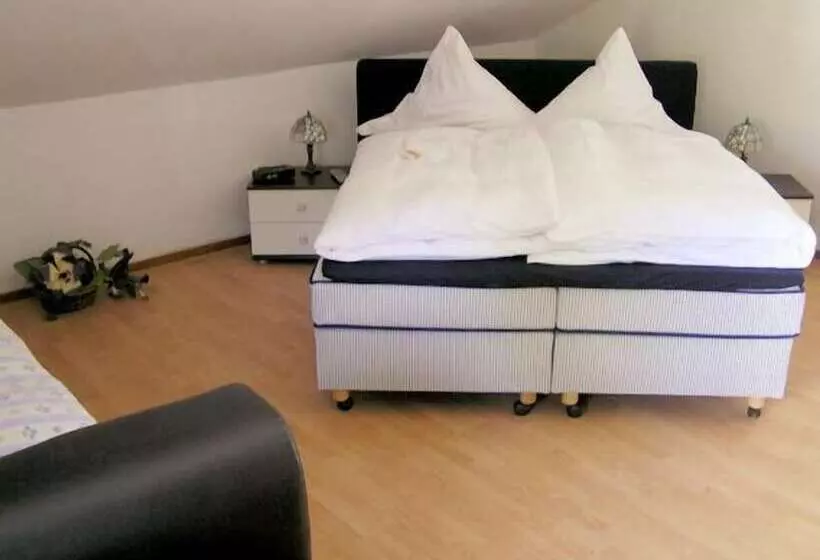 ダブルベッドスタンダードルーム, Bed & Breakfast Jungholz   Pension Katharina