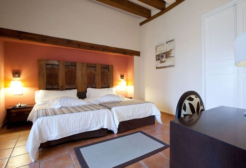 سوییت جونیور, Convento Del Giraldo