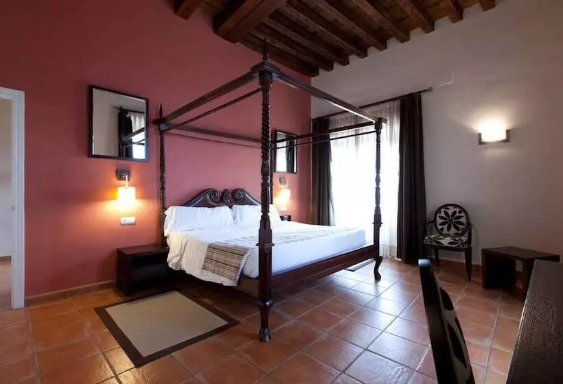 سوییت جونیور, Convento Del Giraldo