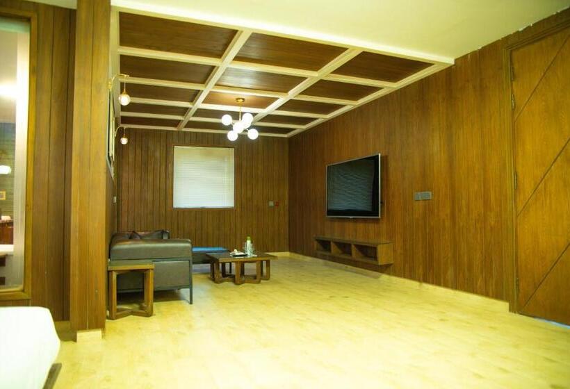 سوییت سوپریور, Crown Inn