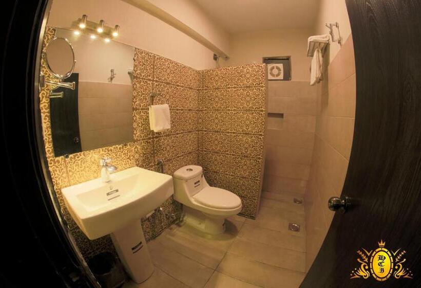 اتاق اجرایی, Crown Inn