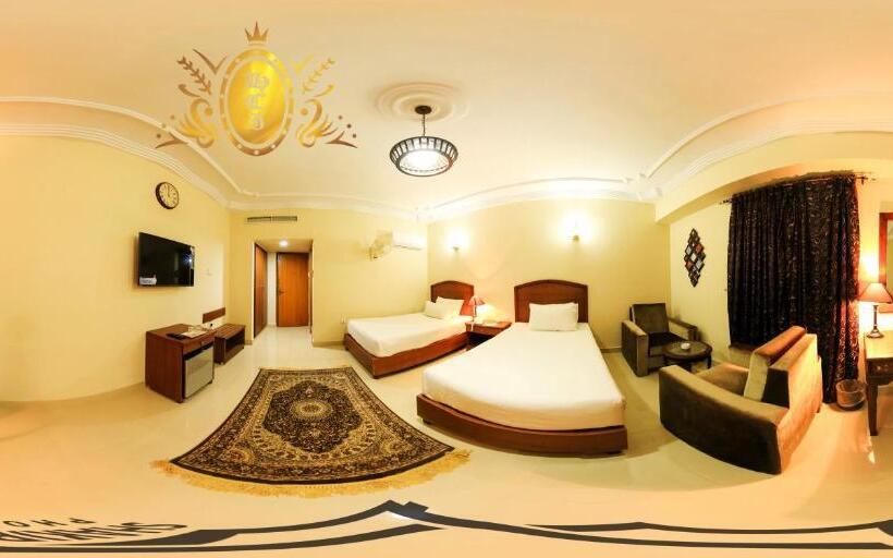 اتاق اجرایی, Crown Inn