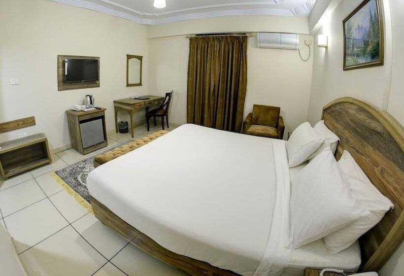 اتاق لوکس, Crown Inn