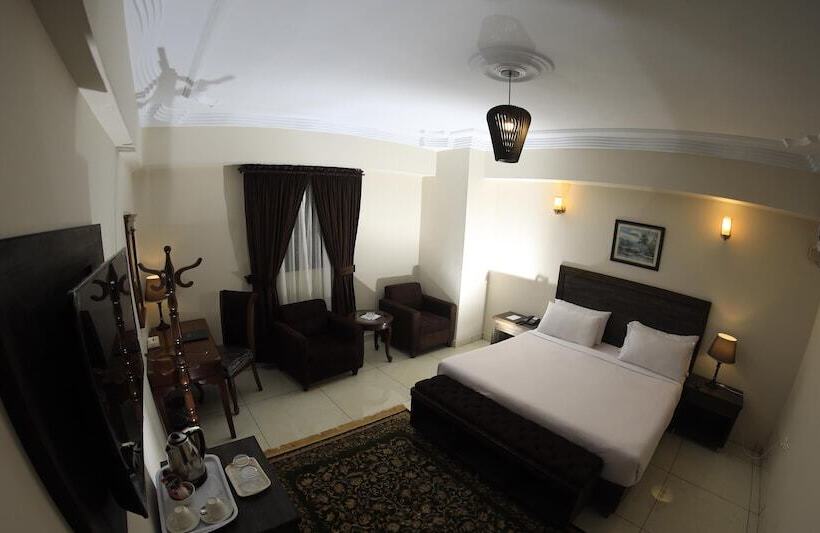 اتاق اجرایی, Crown Inn