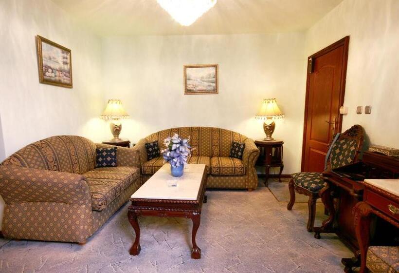 سوییت, Dallas Residence