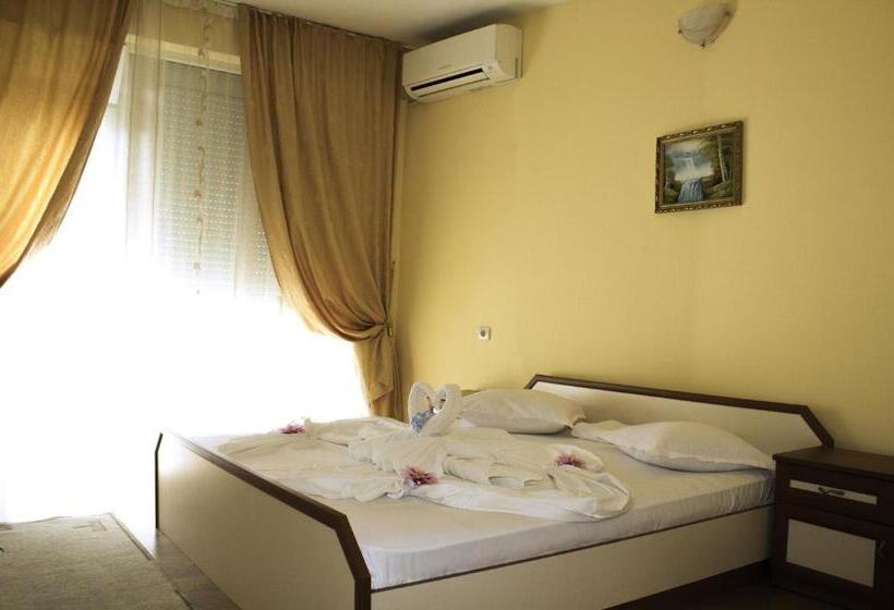 סטודיו סטנדרט עם מרפסת, дироси