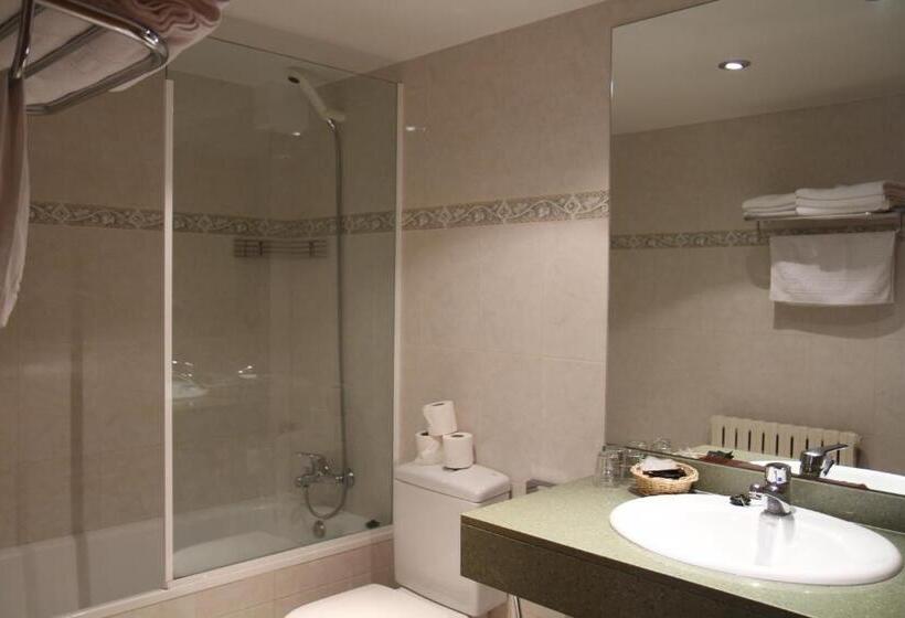 اتاق استاندارد سه نفره, Hôtel Bruxelles