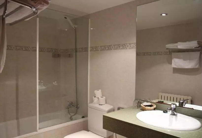 اتاق استاندارد سه نفره, Hôtel Bruxelles