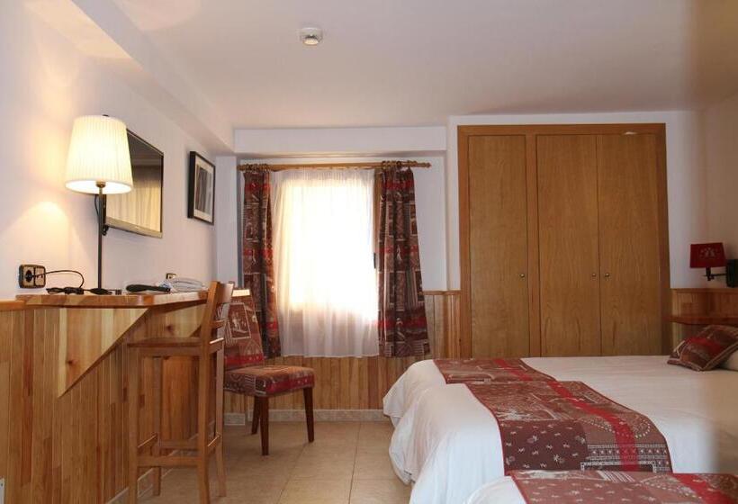 اتاق استاندارد سه نفره, Hôtel Bruxelles