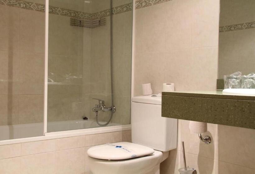 اتاق استاندارد سه نفره, Hôtel Bruxelles