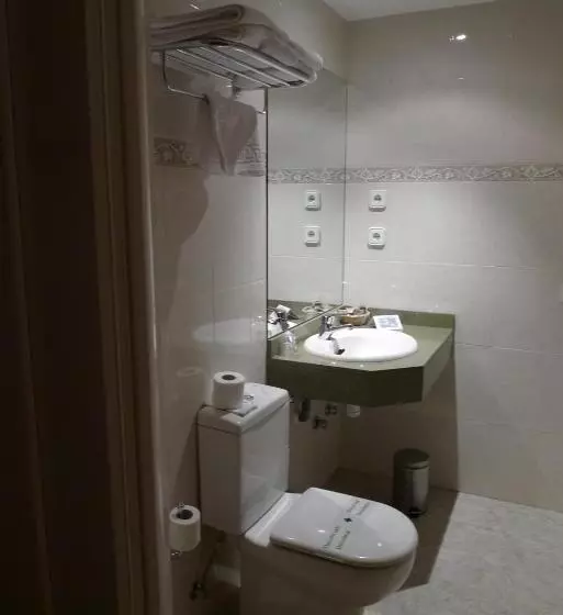 اتاق استاندارد چهار تخته, Hôtel Bruxelles