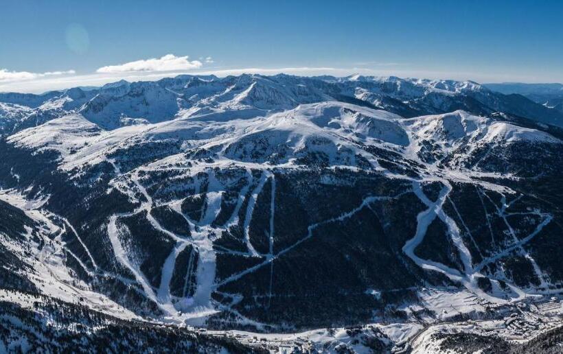 اتاق استاندارد چهار تخته, Hôtel Bruxelles