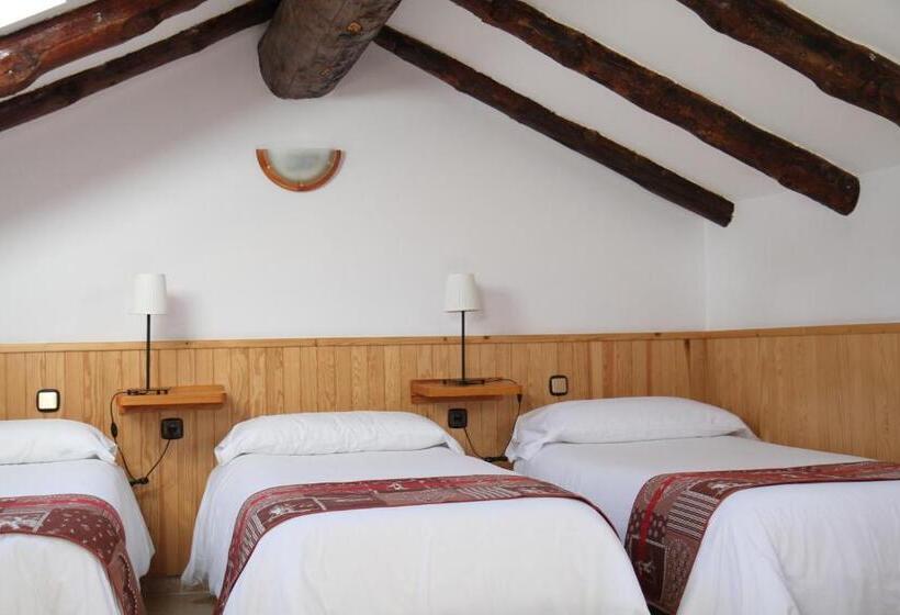 اتاق استاندارد چهار تخته, Hôtel Bruxelles