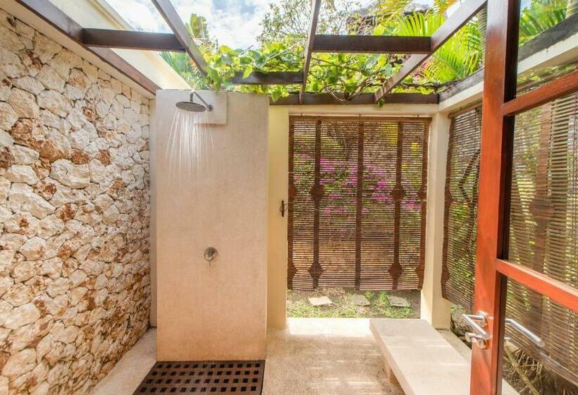 וילת 3 חדרי שינה עם בריכה, Karma Kandara