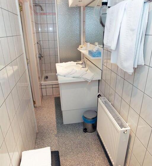 חדר סטנדרט לשלושה, Logis Hôtel Le Menobu