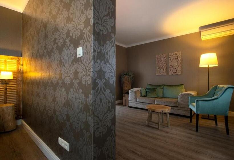 ジュニアスイート, Mardaga