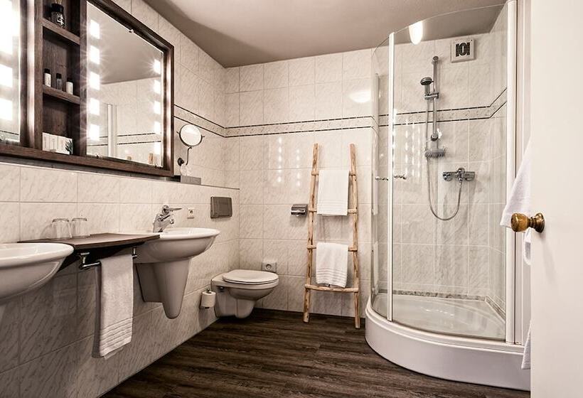 ジュニアスイート, Mardaga