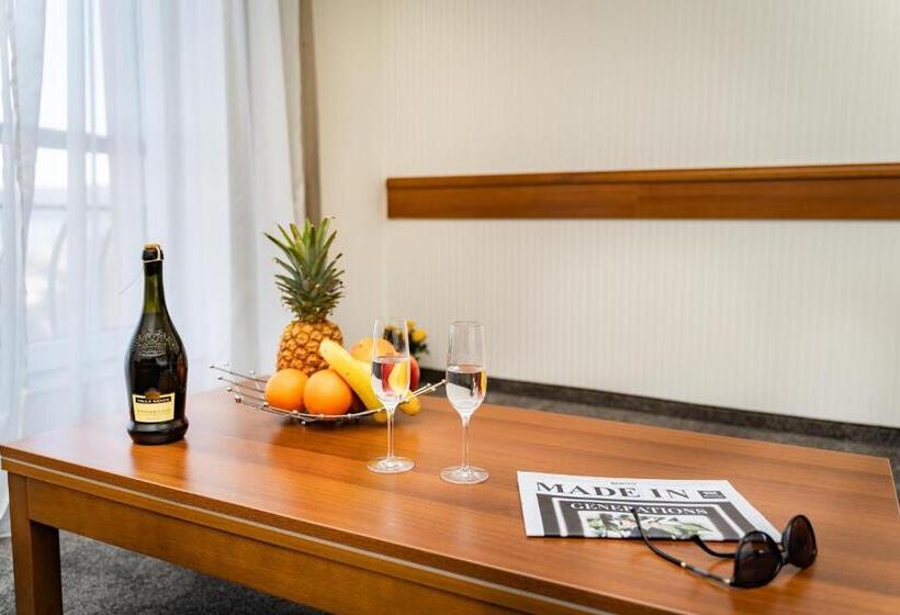 オーシャンビュースタンダードルーム, Panorama Hotel Free Ev Charging Station