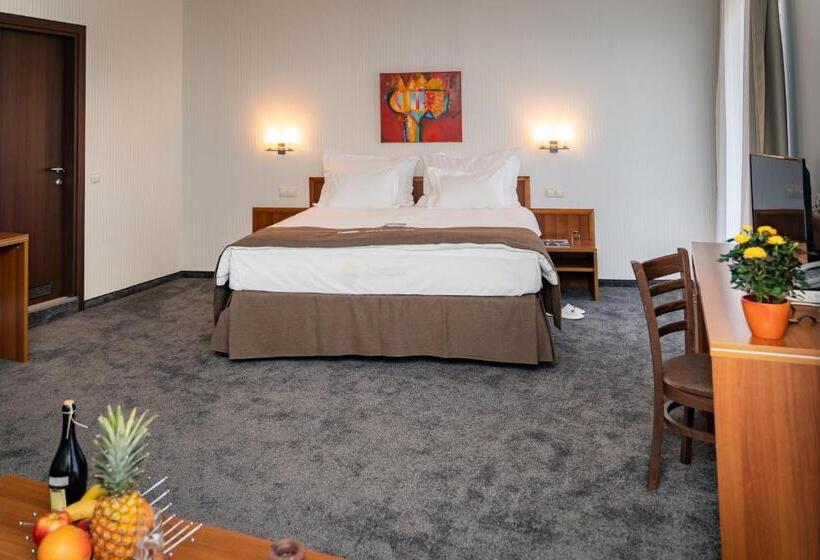 オーシャンビューデラックスルーム, Panorama Hotel Free Ev Charging Station