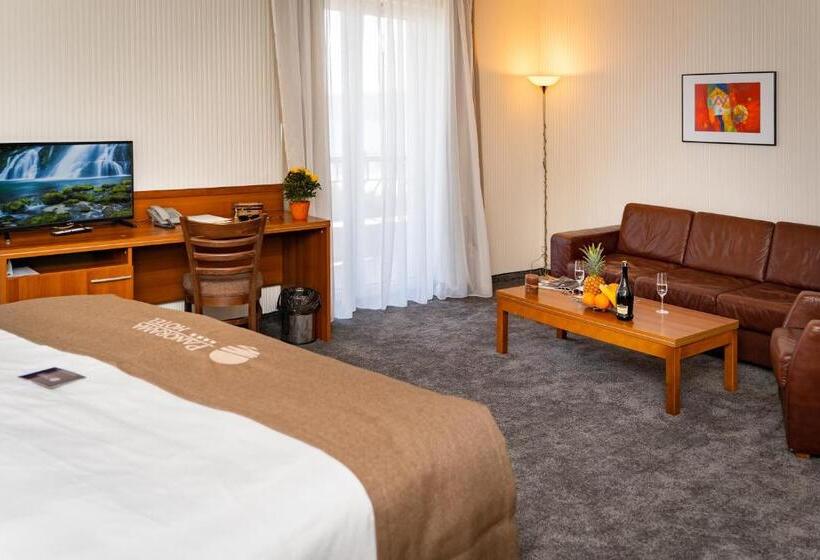 オーシャンビューデラックスルーム, Panorama Hotel Free Ev Charging Station