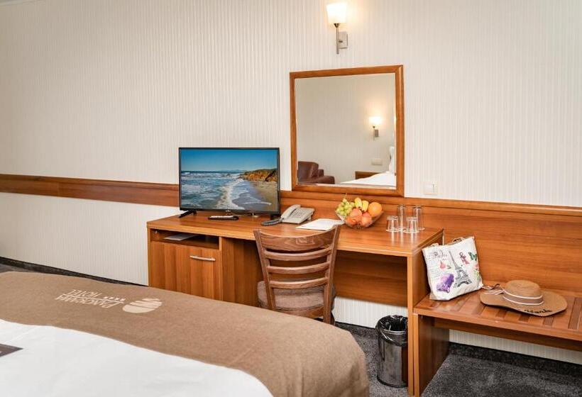 スタンダードシティビュールーム, Panorama Hotel Free Ev Charging Station