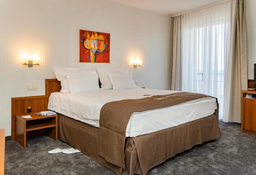 オーシャンビューデラックスルーム, Panorama Hotel Free Ev Charging Station