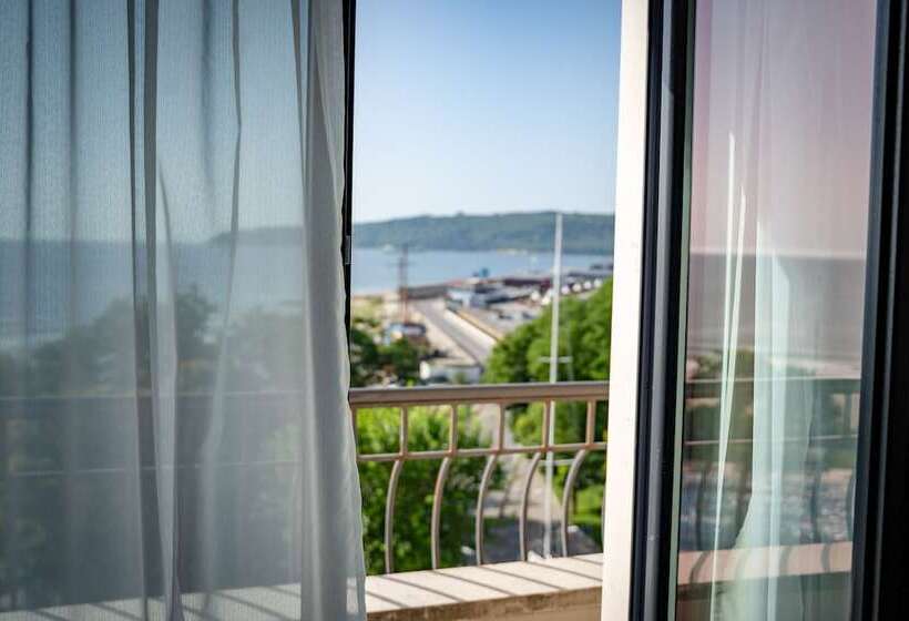 海の見える1ベッドルームアパートメント, Panorama Hotel Free Ev Charging Station