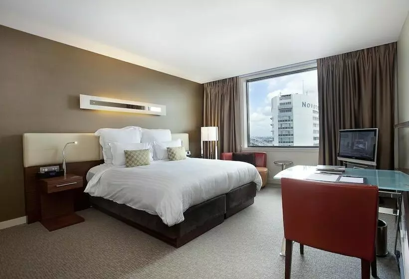 Superior-invahuone, Pullman Sydney Olympic Park