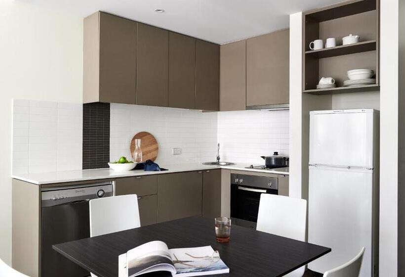 شقة غرفتين, Punthill Knox