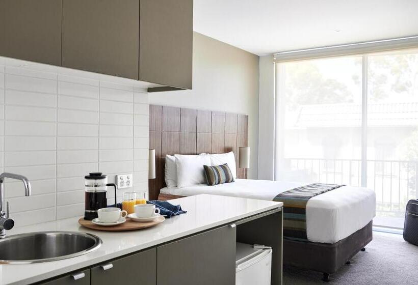 شقة غرفتين, Punthill Knox