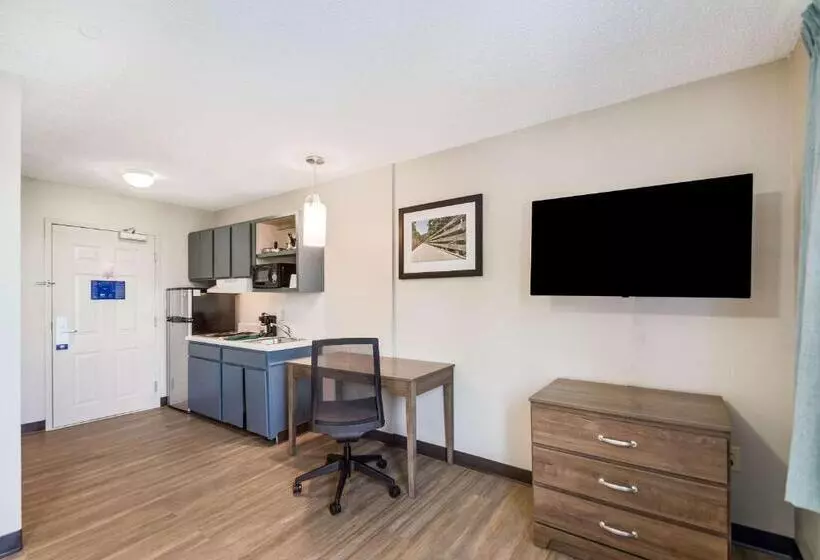 اتاق لوکس, Suburban Studios Sterling  Washington Dulles