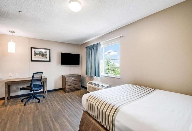 Номер Deluxe, Suburban Studios Sterling Washington Dulles