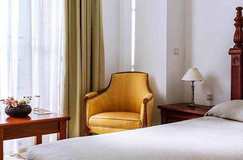 Номер Superior, The Cliff Beach & Spa