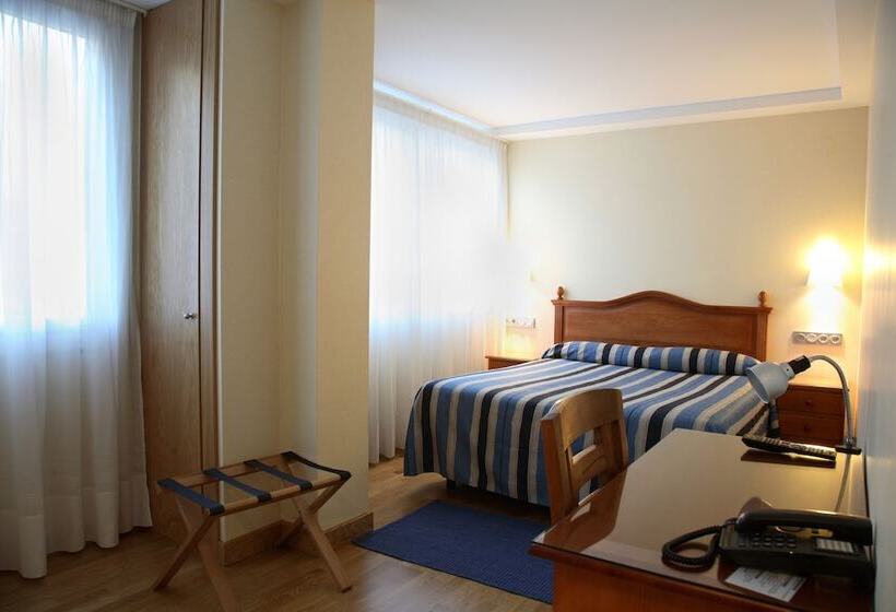 غرفة قياسية, Villa De Ermua