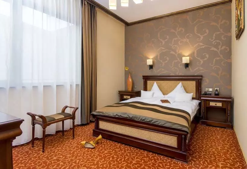 اتاق استاندارد, West City