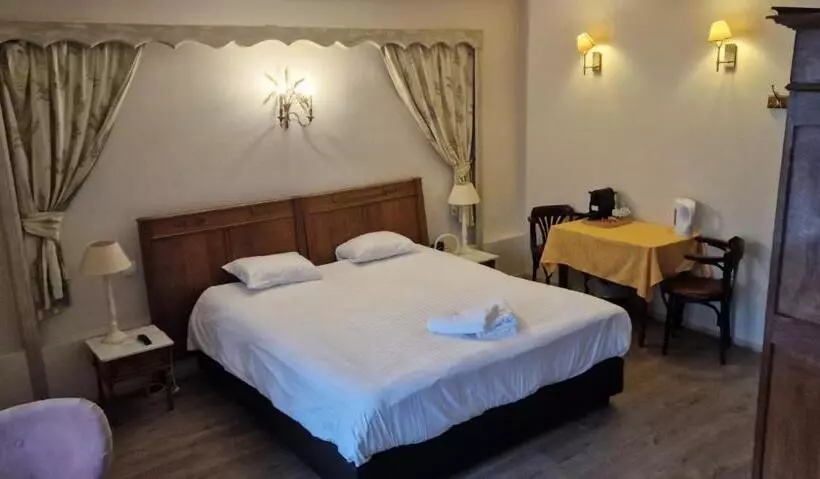 Standard Room with Hot Tub, Royal Hotel-restaurant Bonhomme