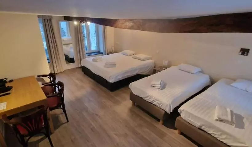 Superior Family Room, Royal Hotel-restaurant Bonhomme