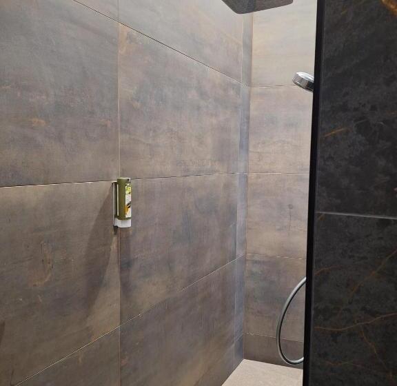 스위트, Royal Hotel-restaurant Bonhomme