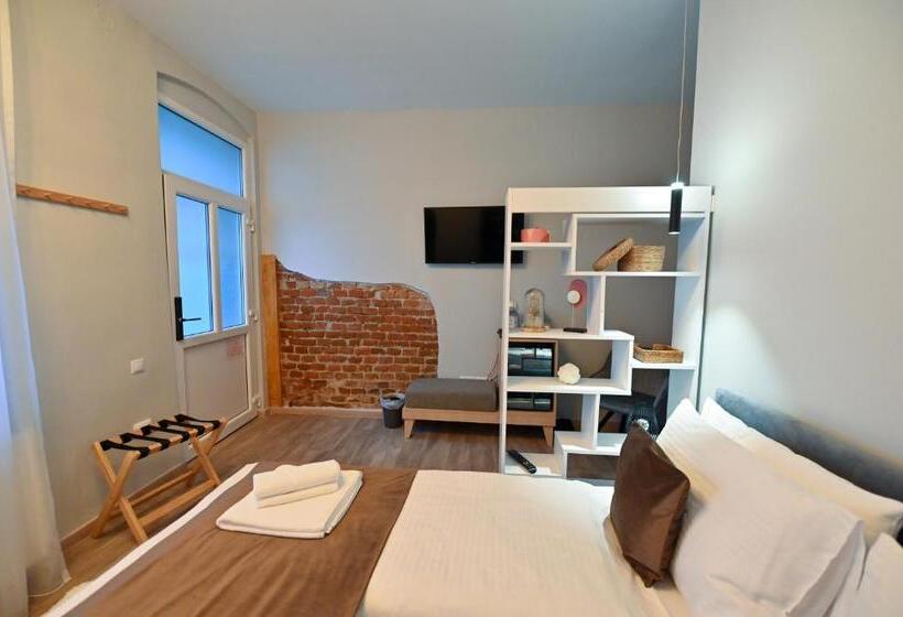 اتاق لوکس, Althof Apartments