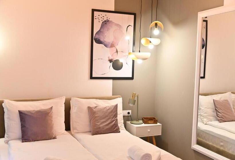 デラックスルーム, Althof Apartments