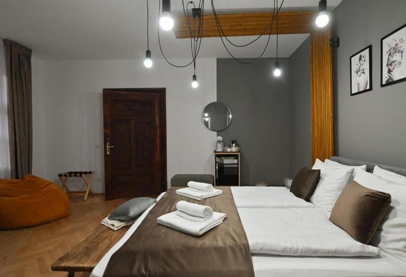 キングサイズベッドのスーペリアルーム, Althof Apartments