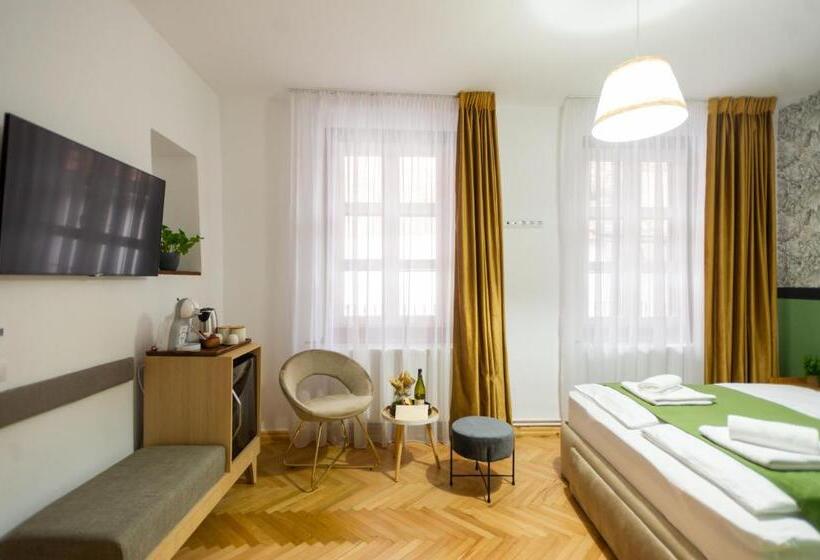 スタンダードルーム, Althof Apartments