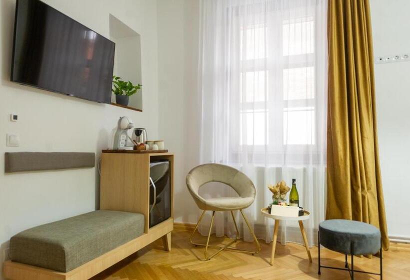 スタンダードルーム, Althof Apartments