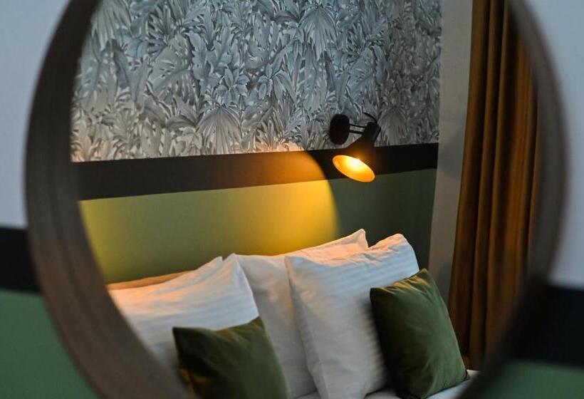 スタンダードルーム, Althof Apartments