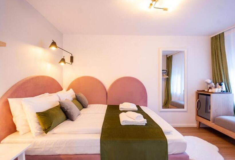 スーペリアールーム, Althof Apartments