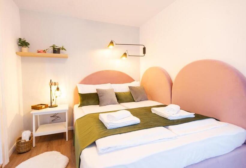 スーペリアールーム, Althof Apartments