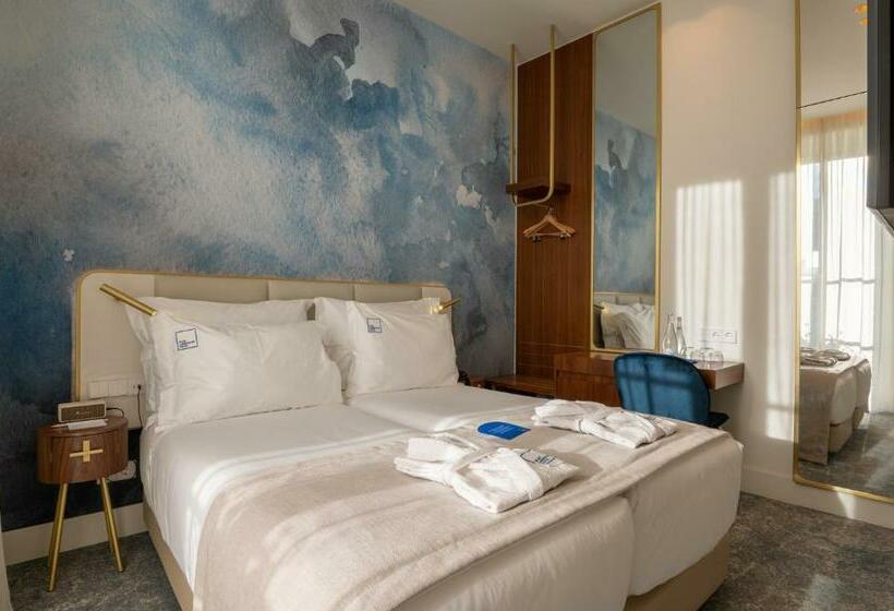Quarto Familiar, Blue Liberdade